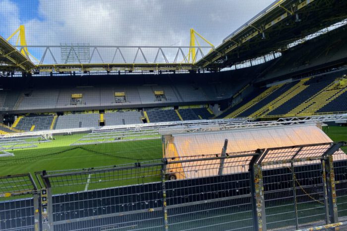 Borussia Dortmund zum Anfassen: Die Klasse 7c besucht den Signal-Iduna-Park
