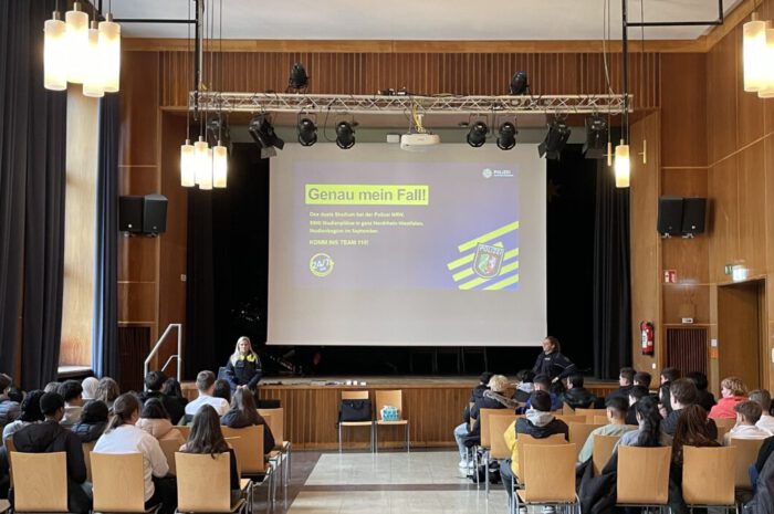 „Genau mein Fall“ – Die Polizei begeistert im Rahmen der Berufsorientierung unsere Schülerschaft